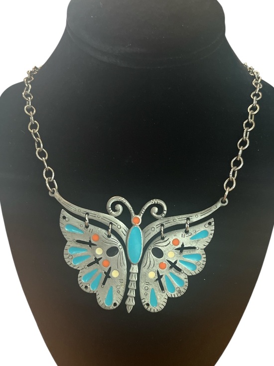 Vintage Jewelry - Vintage Celebrity butterfly necklace